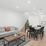 Stunning 5Br 5Ba Luxury Villa Elegant Design Prime Location 1